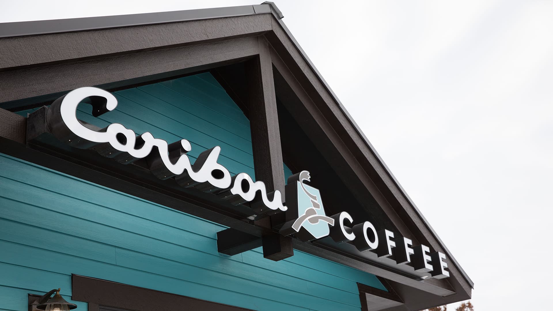 Navigate Caribou Coffee's menu with confidence on GLP-1. Discover high-protein, low-carb options that support your weight loss journey and nutrition goals.