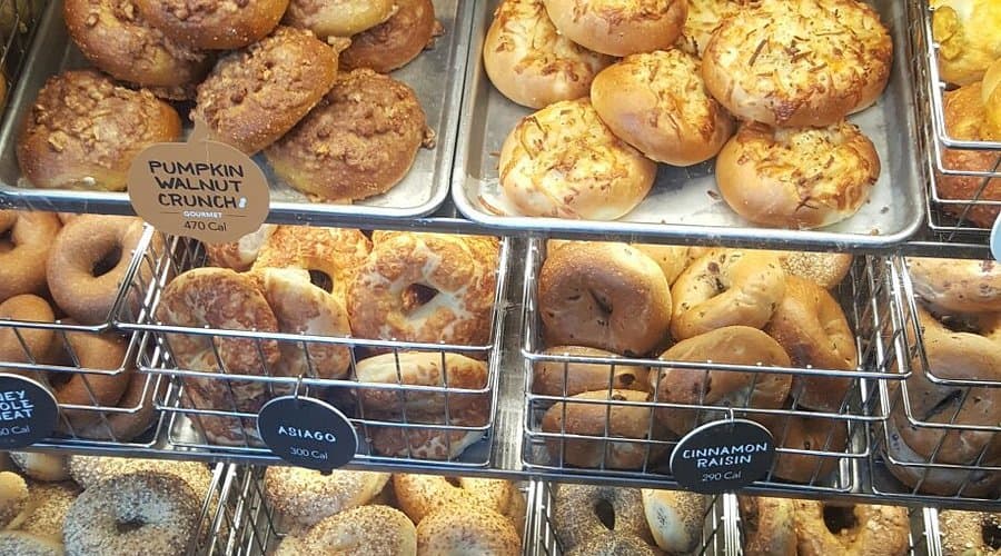 Navigate Einstein Bros. Bagels while on GLP-1 with high-protein, low-carb options. Track meals with Dose AI's Food Idea Assistant for smarter dining choices.