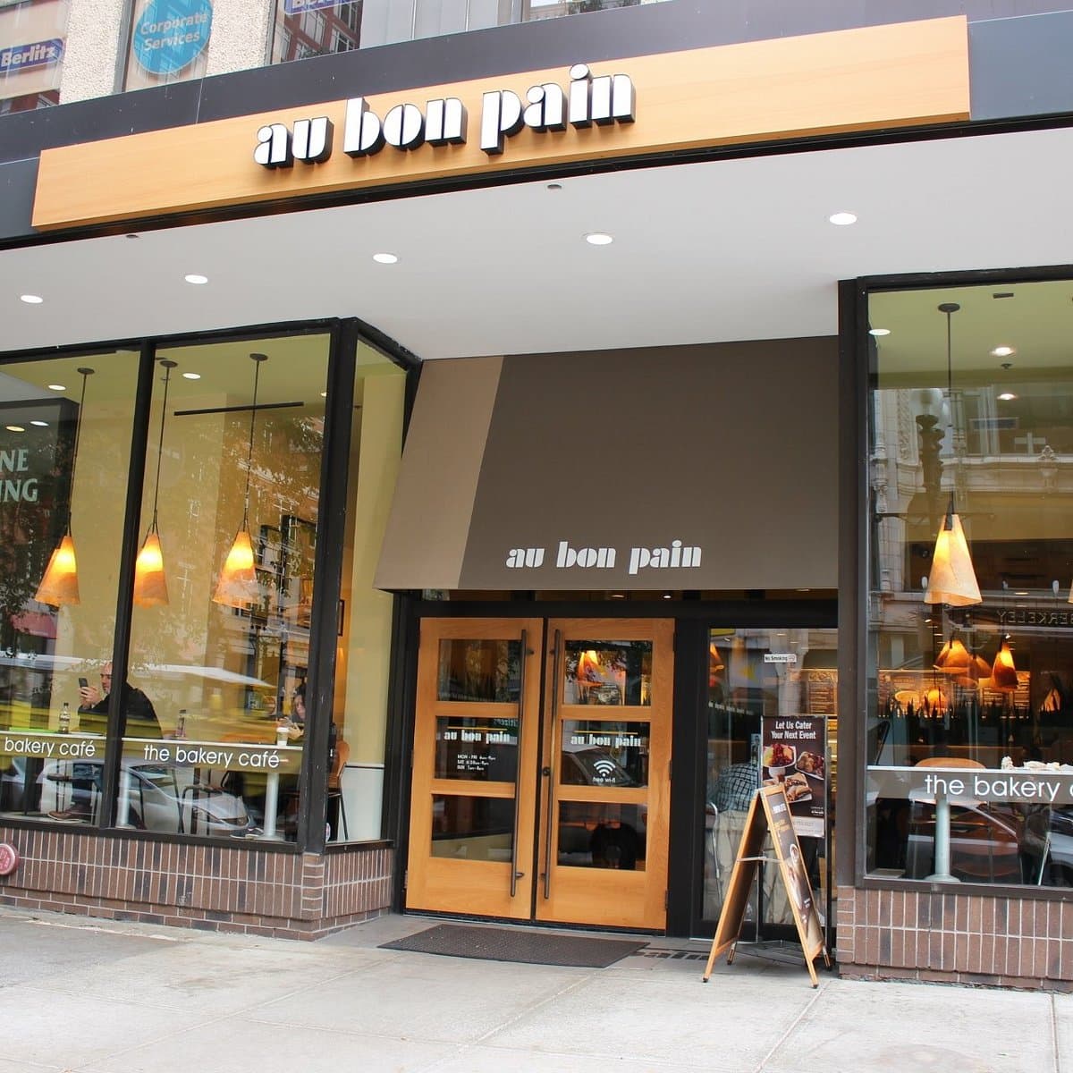 Navigate Au Bon Pain's menu with confidence on GLP-1. Discover high-protein, low-carb options that support your weight loss journey and health goals.